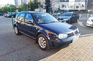 Хетчбек Volkswagen Golf 2000 в Києві