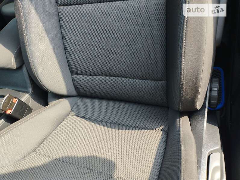 Універсал Volkswagen Golf 2013 в Вінниці