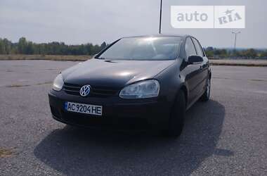 Хэтчбек Volkswagen Golf 2004 в Харькове