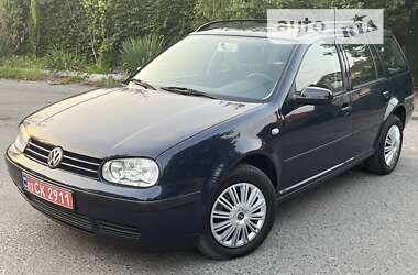 Универсал Volkswagen Golf 2002 в Ровно