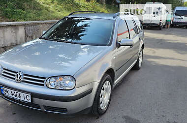 Универсал Volkswagen Golf 2004 в Ровно