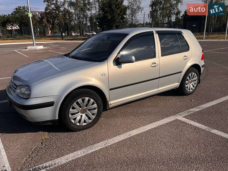 Хэтчбек Volkswagen Golf 2000 в Житомире
