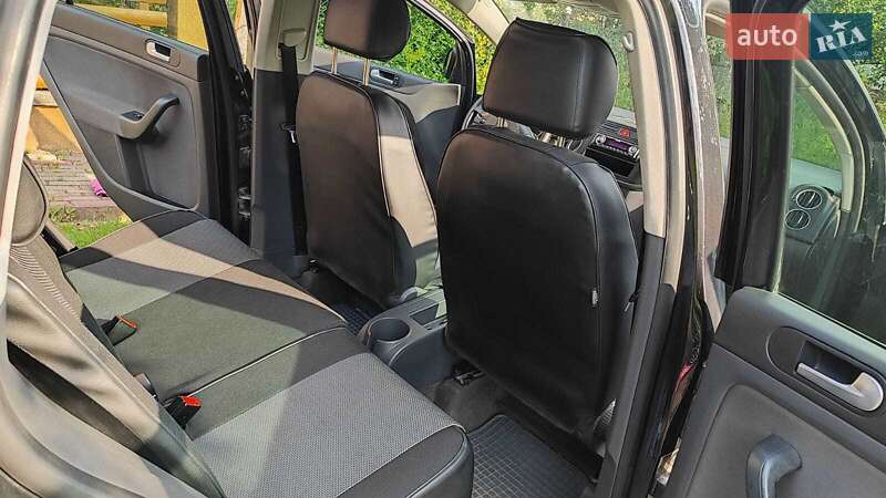 Хэтчбек Volkswagen Golf 2006 в Рахове