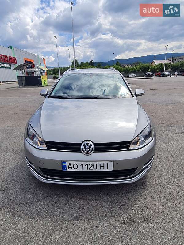 Універсал Volkswagen Golf 2014 в Сваляві