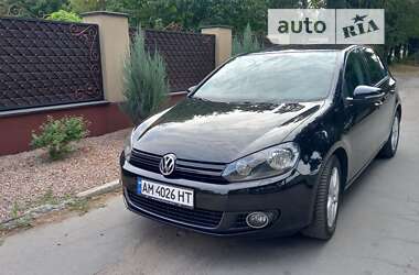 Хэтчбек Volkswagen Golf 2012 в Житомире