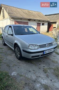 Хэтчбек Volkswagen Golf 1999 в Ровно