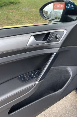 Универсал Volkswagen Golf 2014 в 