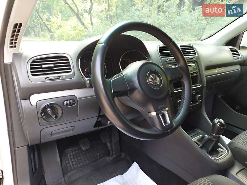 Универсал Volkswagen Golf 2012 в Львове