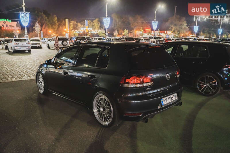 Хэтчбек Volkswagen Golf 2011 в Харькове