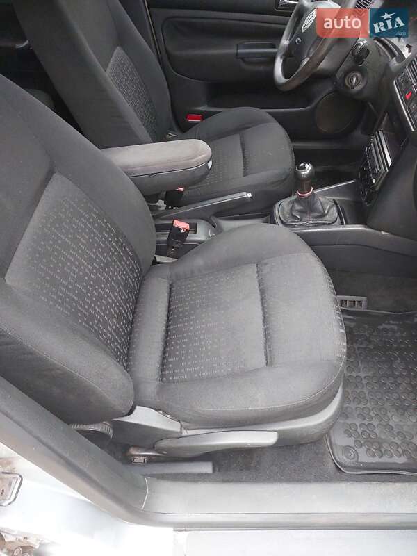 Хэтчбек Volkswagen Golf 2003 в Звенигородке фото 49 Хэтчбек Volkswagen Golf 2003 в Звенигородке