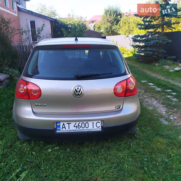 Хэтчбек Volkswagen Golf 2005 в Долине