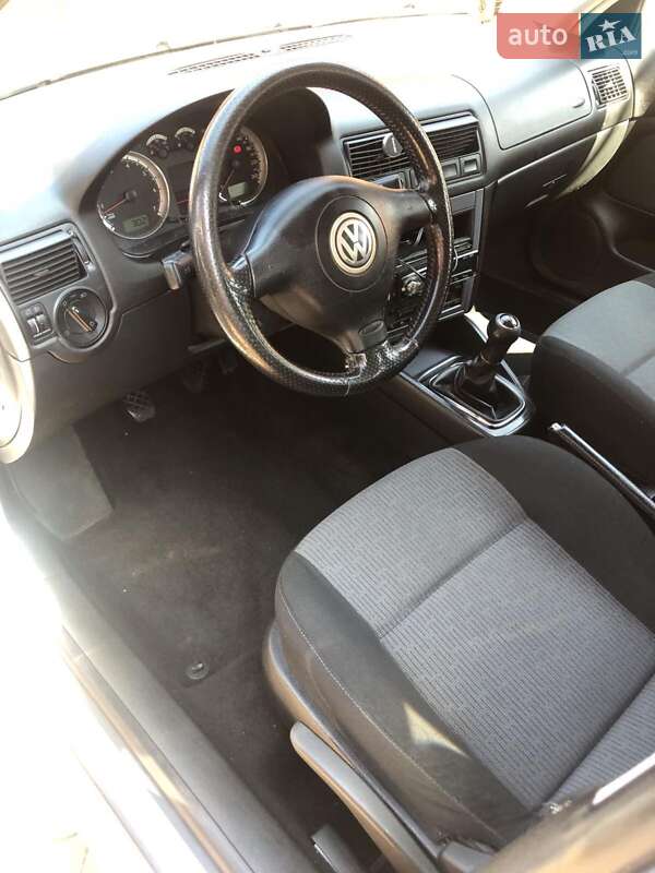 Універсал Volkswagen Golf 2004 в Мукачевому