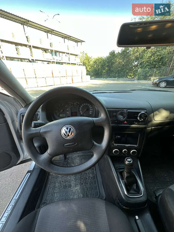 Универсал Volkswagen Golf 2001 в Днепре