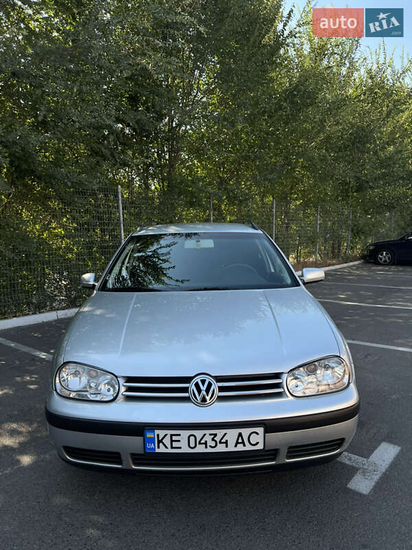 Универсал Volkswagen Golf 2001 в Днепре
