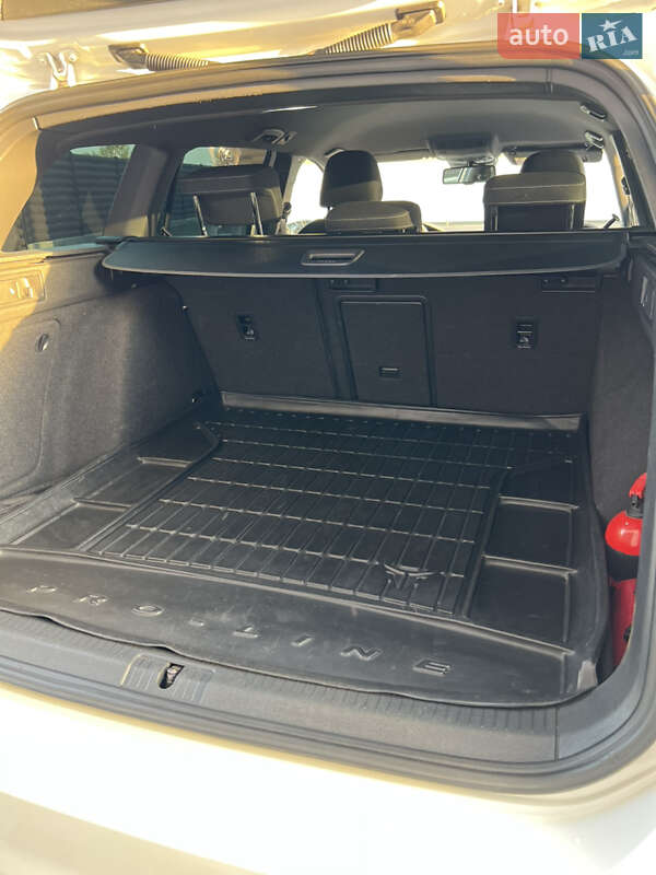 Універсал Volkswagen Golf 2015 в Львові