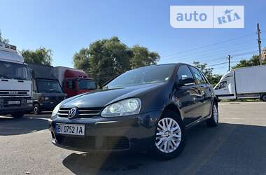 Хэтчбек Volkswagen Golf 2004 в Киеве