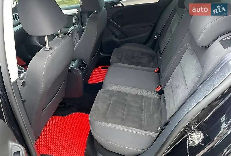 Хетчбек Volkswagen Golf 2010 в Львові