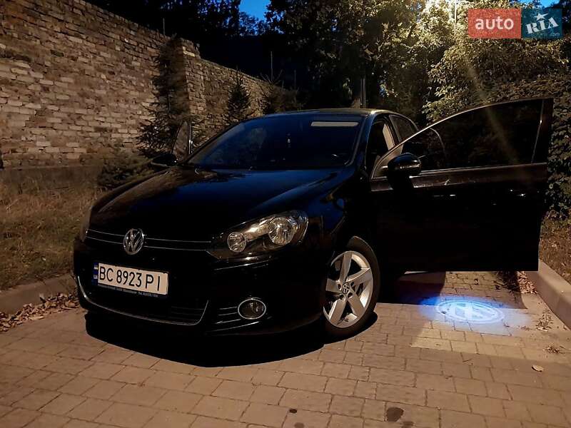 Хетчбек Volkswagen Golf 2010 в Львові
