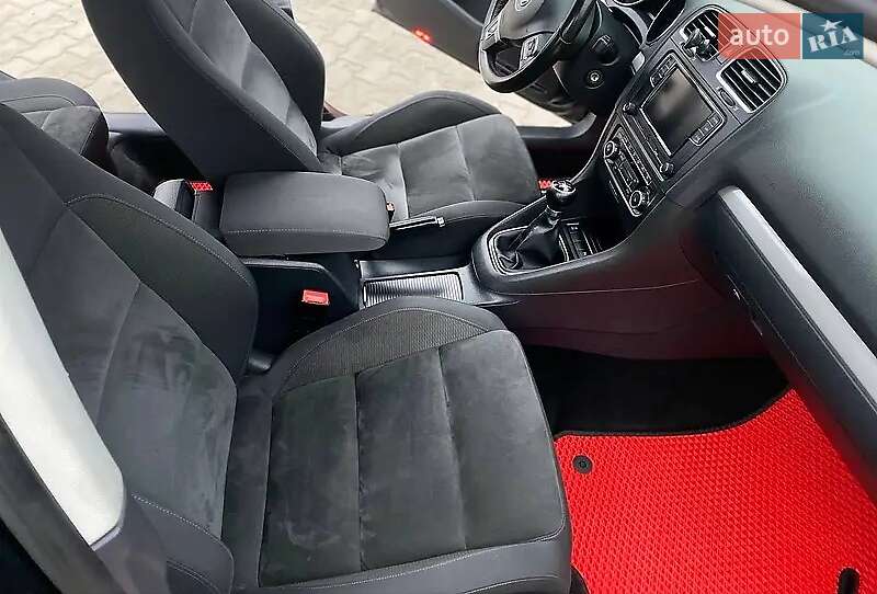 Хетчбек Volkswagen Golf 2010 в Львові