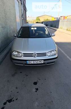 Хетчбек Volkswagen Golf 2002 в Львові