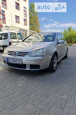 Хэтчбек Volkswagen Golf 2004 в Львове