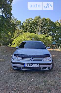 Хэтчбек Volkswagen Golf 1999 в Сарнах