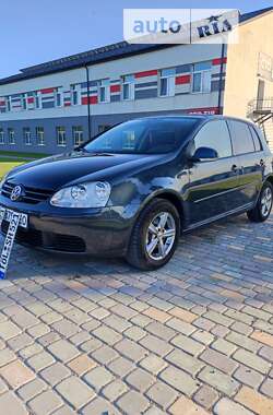 Хетчбек Volkswagen Golf 2005 в Чемерівцях