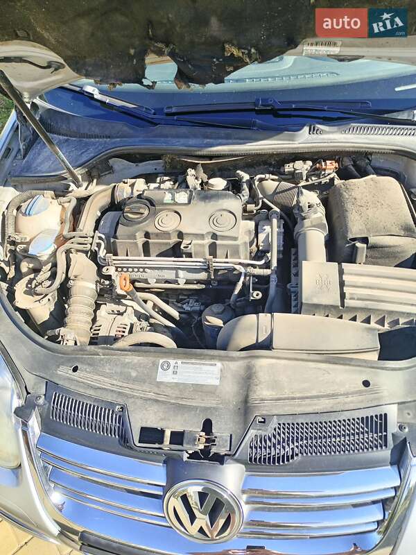 Універсал Volkswagen Golf 2009 в Липовці