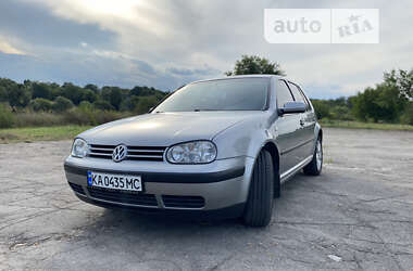 Хетчбек Volkswagen Golf 2002 в Києві