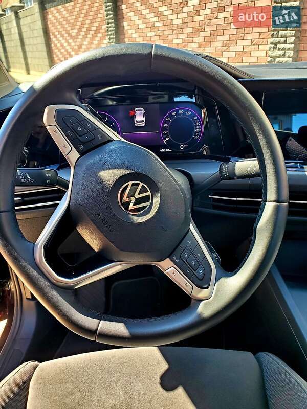 Хетчбек Volkswagen Golf 2022 в Івано-Франківську