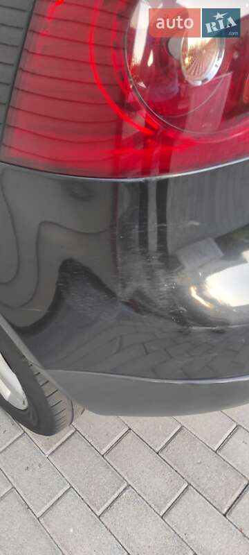 Хэтчбек Volkswagen Golf 2003 в Ужгороде