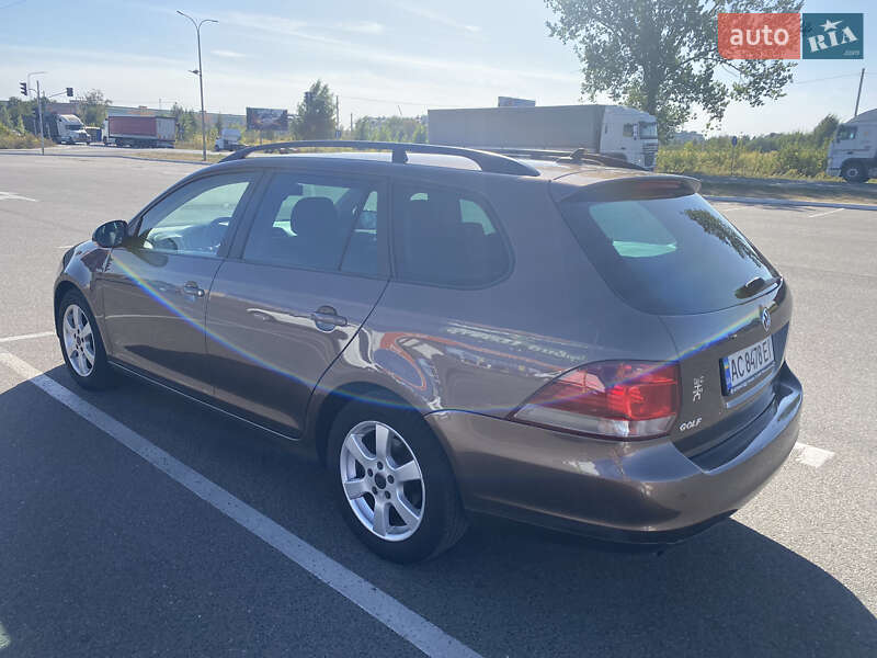 Універсал Volkswagen Golf 2012 в Луцьку