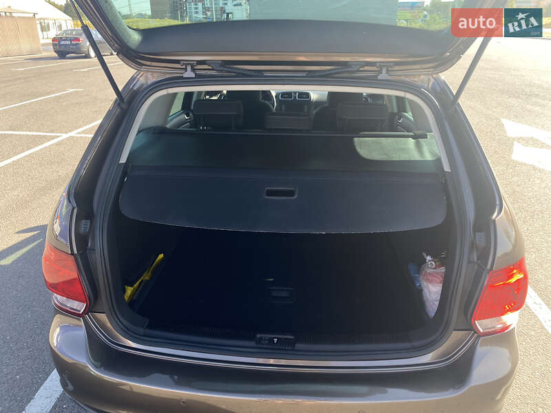 Універсал Volkswagen Golf 2012 в Луцьку