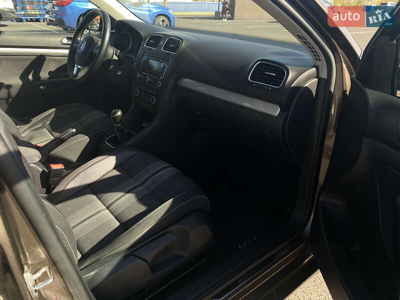 Універсал Volkswagen Golf 2012 в Луцьку