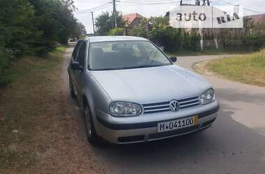 Хэтчбек Volkswagen Golf 2000 в Ровно