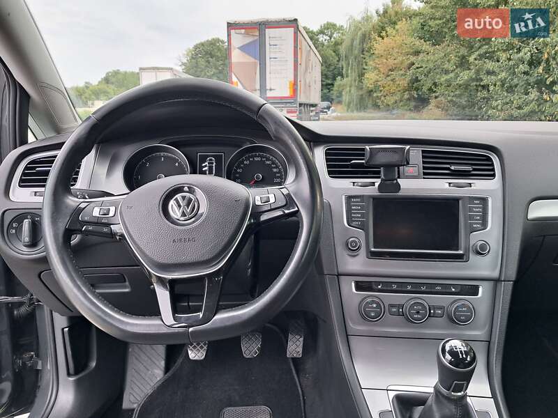 Універсал Volkswagen Golf 2016 в Тернополі