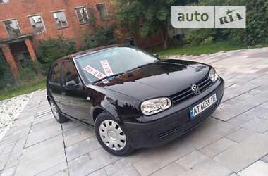 Хэтчбек Volkswagen Golf 2002 в Надворной