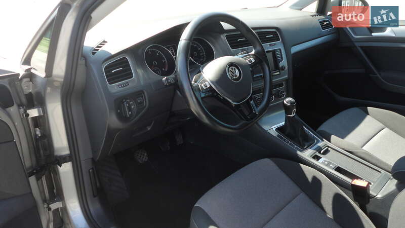 Универсал Volkswagen Golf 2015 в Днепре