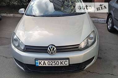 Универсал Volkswagen Golf 2010 в Киеве