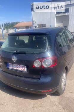 Хэтчбек Volkswagen Golf 2005 в 