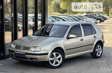 Хэтчбек Volkswagen Golf 2002 в Харькове