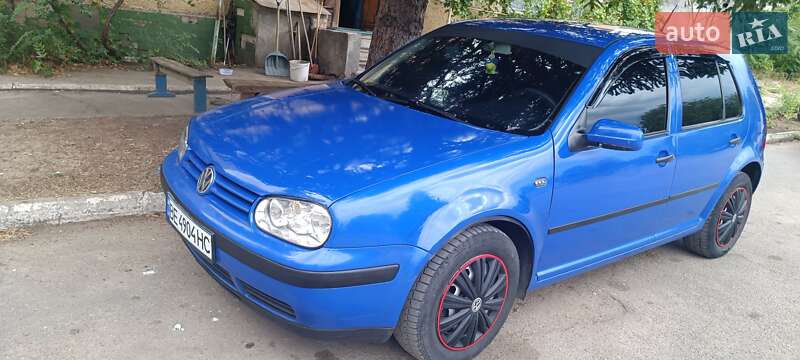 Volkswagen Golf 2000