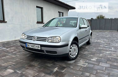 Хэтчбек Volkswagen Golf 2001 в Ровно