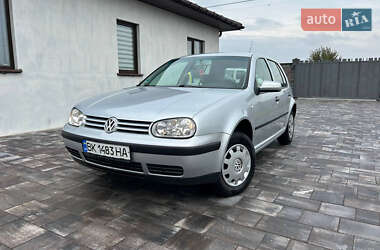 Хэтчбек Volkswagen Golf 2001 в Ровно