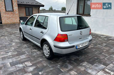 Хэтчбек Volkswagen Golf 2001 в Ровно