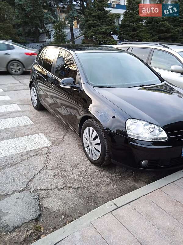 Хетчбек Volkswagen Golf 2007 в Дніпрі