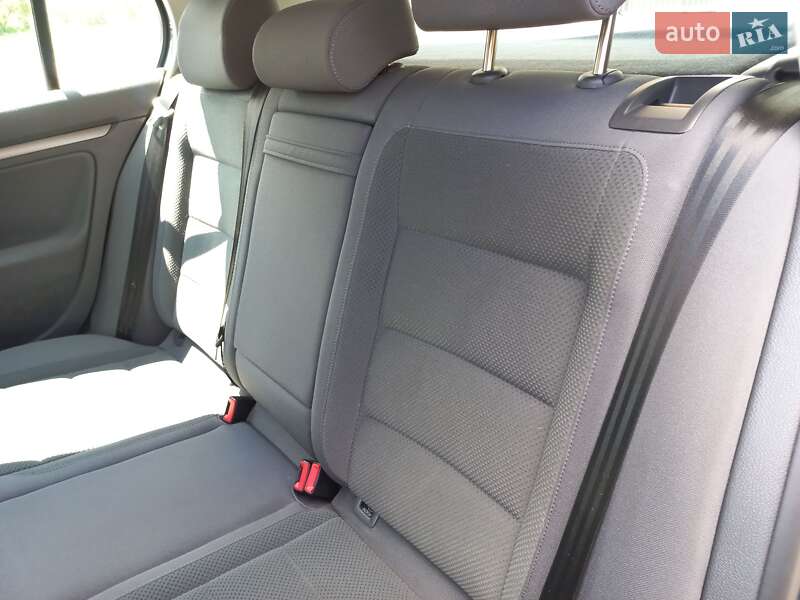 Хэтчбек Volkswagen Golf 2004 в Городке фото 14 Хэтчбек Volkswagen Golf 2004 в Городке