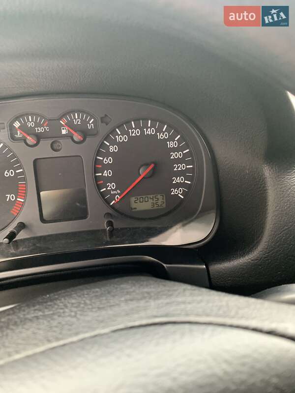 Универсал Volkswagen Golf 2001 в Любомле