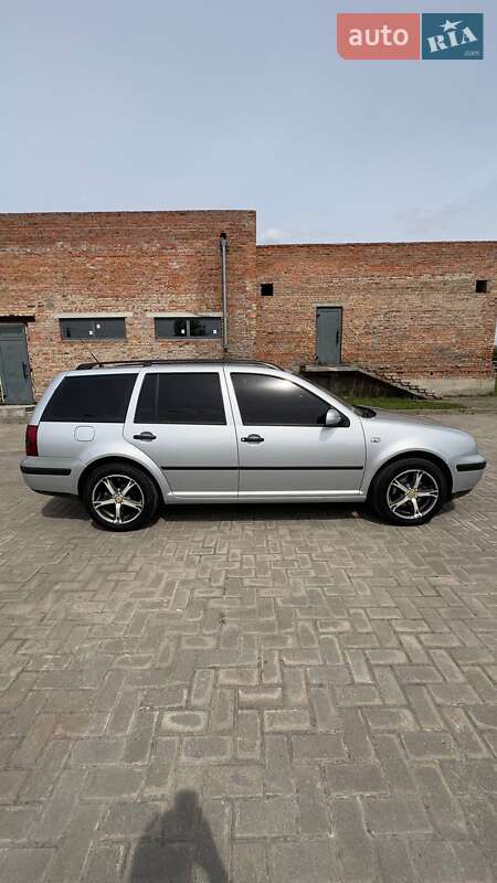 Универсал Volkswagen Golf 2001 в Любомле