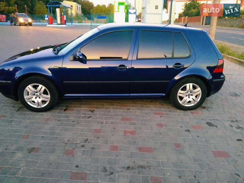 Хэтчбек Volkswagen Golf 2001 в Хмельницком